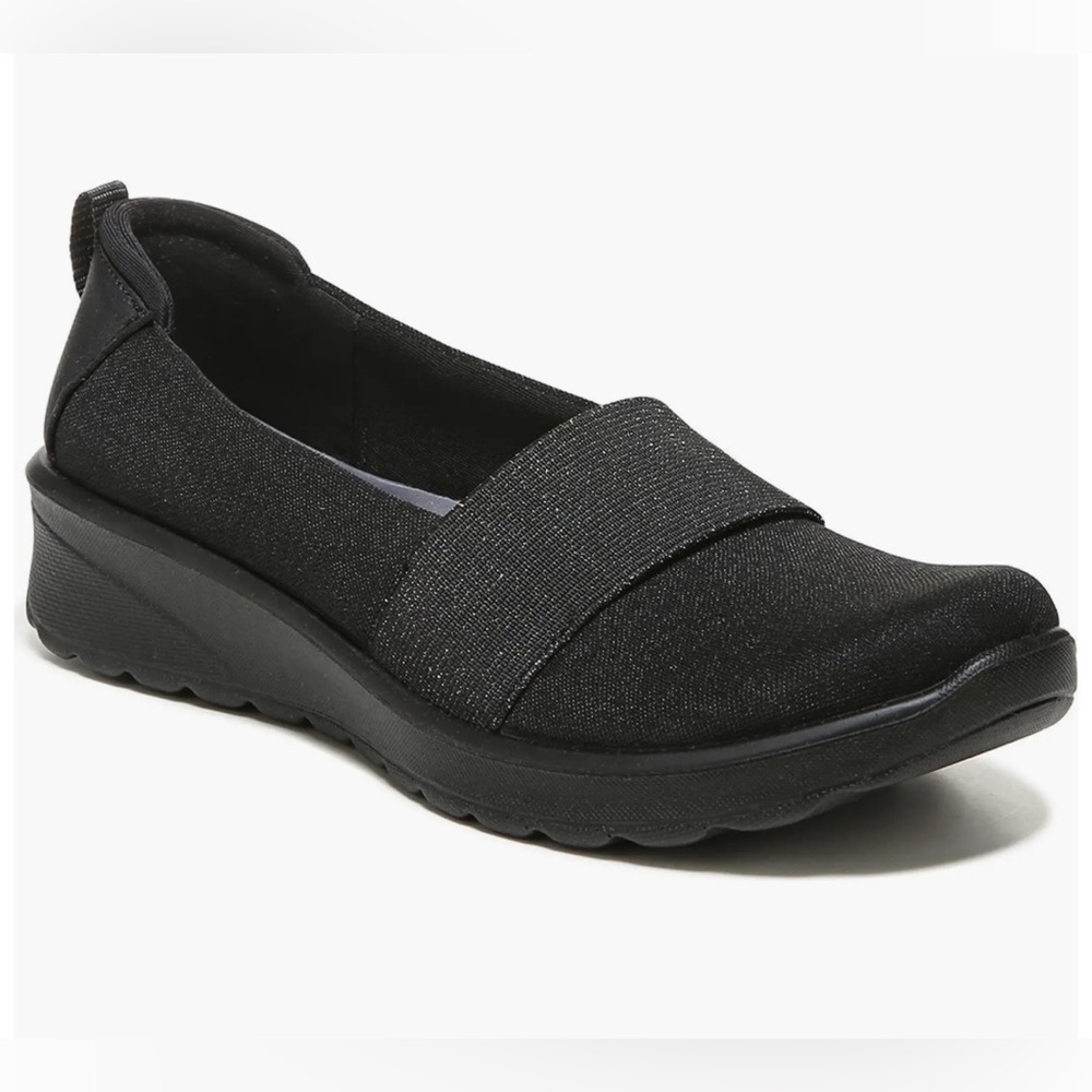Bzees Gracie Slip On Loafer in Black Size 6.5 Wide
